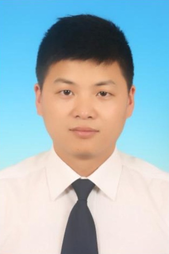 应灵敏教练形象照片
