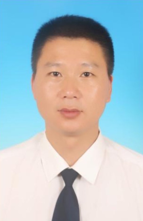 周伟斌教练形象照片